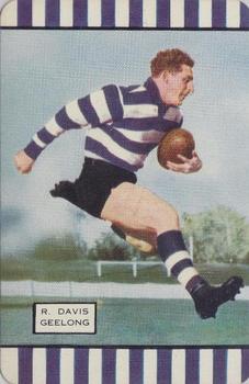 1954 Coles Victorian Footballers Series 1 #NNO Bob Davis Front